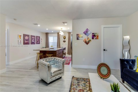 Villa ou maison à louer à Miami, Floride: 2 chambres, 92.9 m2 № 1347903 - photo 6