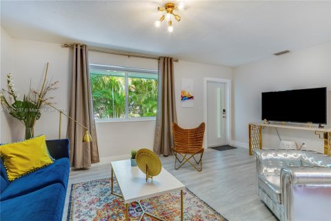 Villa ou maison à louer à Miami, Floride: 2 chambres, 92.9 m2 № 1347903 - photo 8