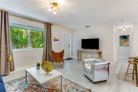 Villa ou maison à louer à Miami, Floride: 2 chambres, 92.9 m2 № 1347903 - photo 5