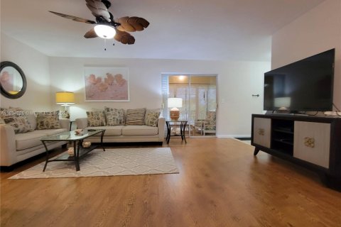 Condominio en venta en Hollywood, Florida, 2 dormitorios, 102.19 m2 № 1294590 - foto 4