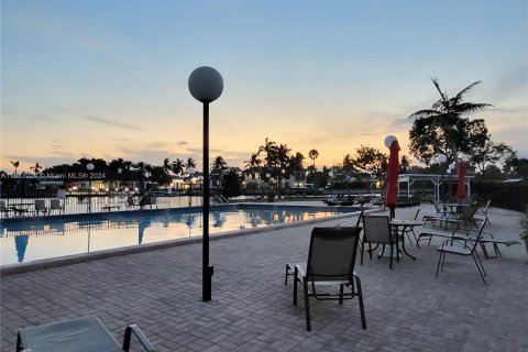 Copropriété à vendre à Hallandale Beach, Floride: 2 chambres, 85.84 m2 № 1294398 - photo 21