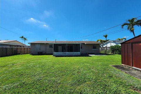 Villa ou maison à vendre à Miami, Floride: 3 chambres, 99.87 m2 № 1395012 - photo 18