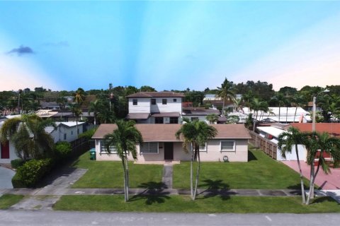 Villa ou maison à vendre à Miami, Floride: 3 chambres, 99.87 m2 № 1395012 - photo 1