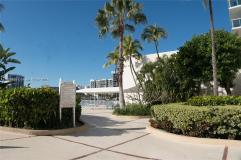 Copropriété à vendre à Hollywood, Floride: 2 chambres, 117.99 m2 № 1394913 - photo 19