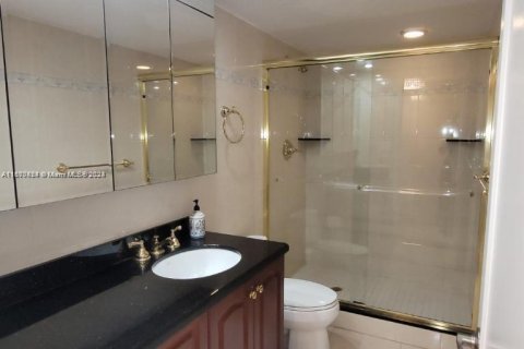 Copropriété à vendre à Hollywood, Floride: 2 chambres, 117.99 m2 № 1394913 - photo 12