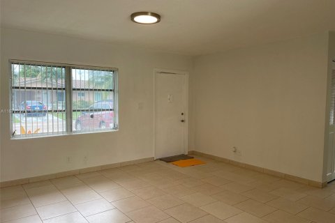 Casa en venta en Tamarac, Florida, 2 dormitorios, 80.27 m2 № 1394959 - foto 4