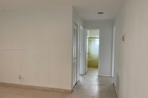 Casa en venta en Tamarac, Florida, 2 dormitorios, 80.27 m2 № 1394959 - foto 5