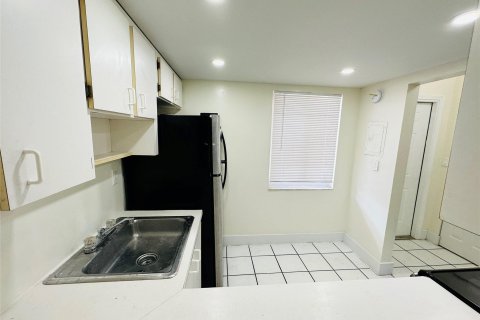 Condominio en venta en Miami, Florida, 1 dormitorio, 67.82 m2 № 1073684 - foto 12