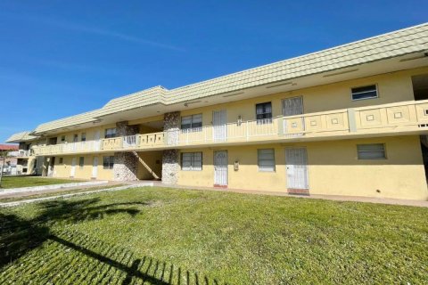 Condo in Miami, Florida, 1 bedroom  № 1073684 - photo 3