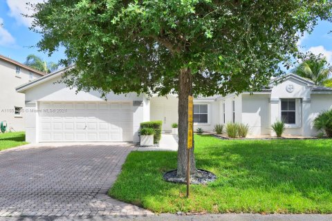 Casa en venta en Coconut Creek, Florida, 3 dormitorios, 150.13 m2 № 1333578 - foto 2