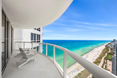 Condo in Miami Beach, Florida, 2 bedrooms  № 1223794 - photo 11