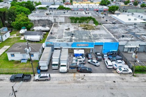 Commercial property in Miami, Florida № 1223752 - photo 3