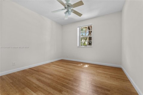 House in Miramar, Florida 5 bedrooms, 343 sq.m. № 1037441 - photo 21