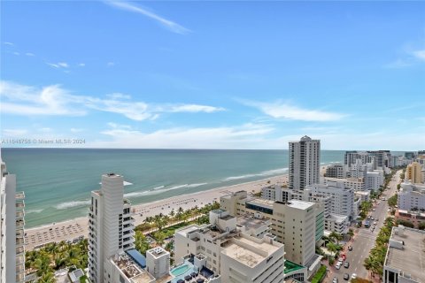 Condo in Miami Beach, Florida, 1 bedroom  № 1331213 - photo 21