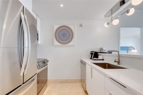 Condo in Miami Beach, Florida, 1 bedroom  № 1331213 - photo 9