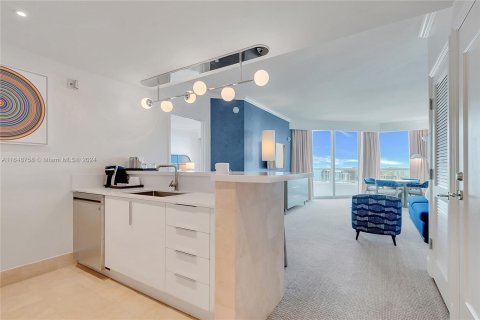 Condo in Miami Beach, Florida, 1 bedroom  № 1331213 - photo 6