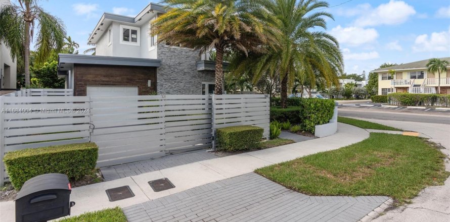 House in Fort Lauderdale, Florida 3 bedrooms, 178.93 sq.m. № 1418496