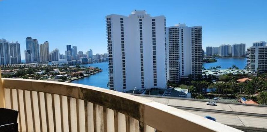 Condo à Aventura, Floride, 2 chambres  № 1019601