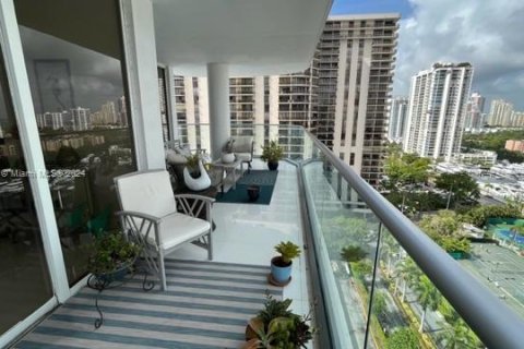 Condo in Aventura, Florida, 2 bedrooms  № 1019601 - photo 28