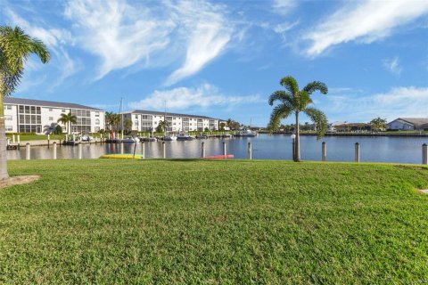 Copropriété à vendre à Punta Gorda, Floride: 2 chambres, 102.38 m2 № 1052937 - photo 6