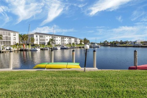 Copropriété à vendre à Punta Gorda, Floride: 2 chambres, 102.38 m2 № 1052937 - photo 5