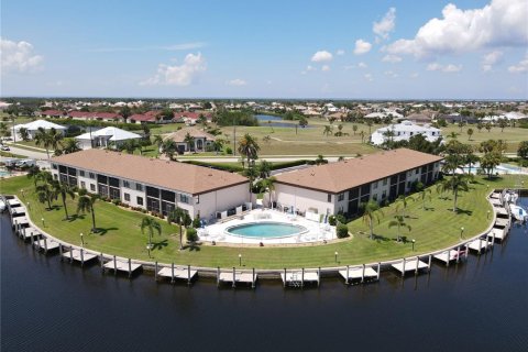 Copropriété à vendre à Punta Gorda, Floride: 2 chambres, 102.38 m2 № 1052937 - photo 1