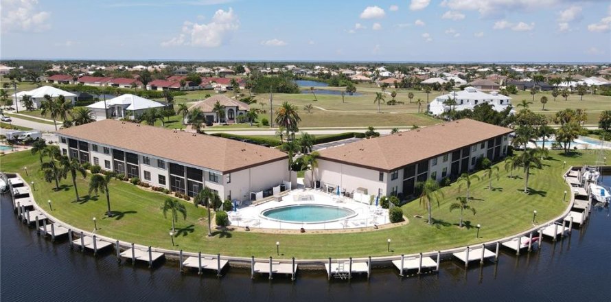 Condo in Punta Gorda, Florida, 2 bedrooms  № 1052937