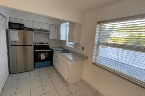 Condo in Hollywood, Florida, 1 bedroom  № 1171263 - photo 6