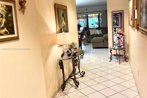 Adosado en venta en Miami Lakes, Florida, 2 dormitorios, 135.64 m2 № 1240504 - foto 3