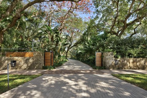 Villa ou maison à vendre à Coral Gables, Floride: 7 chambres, 1263.29 m2 № 1065292 - photo 4