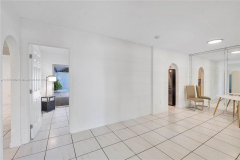 Casa en venta en Miami, Florida, 3 dormitorios, 103.12 m2 № 1415408 - foto 8