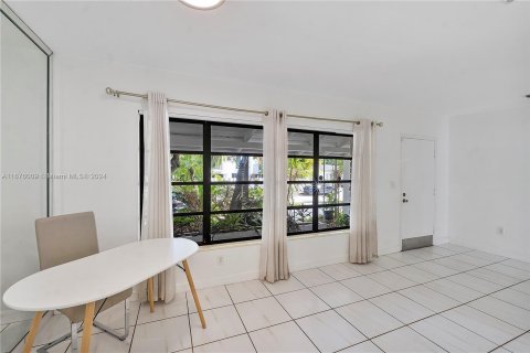 Casa en venta en Miami, Florida, 3 dormitorios, 103.12 m2 № 1415408 - foto 15