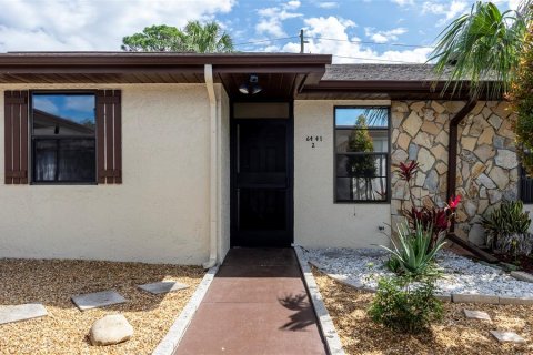 Condominio en venta en Port Richey, Florida, 2 dormitorios, 83.05 m2 № 1056084 - foto 1