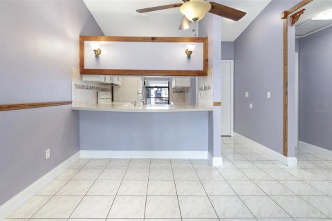 Condominio en venta en Port Richey, Florida, 2 dormitorios, 83.05 m2 № 1056084 - foto 11