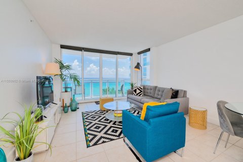 Condominio en alquiler en Miami Beach, Florida, 2 dormitorios, 118.54 m2 № 1067473 - foto 10