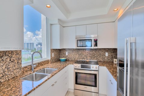 Condominio en alquiler en Miami Beach, Florida, 2 dormitorios, 118.54 m2 № 1067473 - foto 3