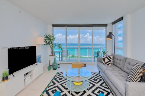 Condominio en alquiler en Miami Beach, Florida, 2 dormitorios, 118.54 m2 № 1067473 - foto 6