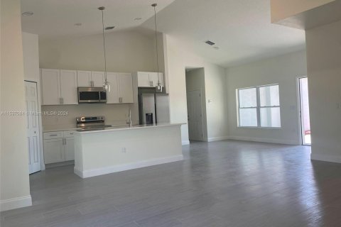 Casa en venta en Sebring, Florida, 4 dormitorios, 172.8 m2 № 1047255 - foto 4