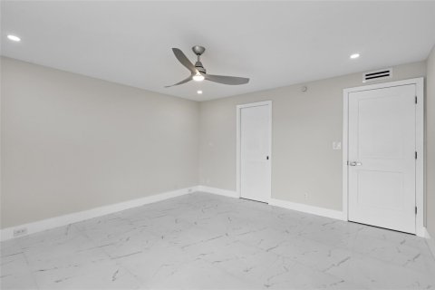 Copropriété à vendre à Coconut Creek, Floride: 2 chambres, 107.95 m2 № 1168941 - photo 14