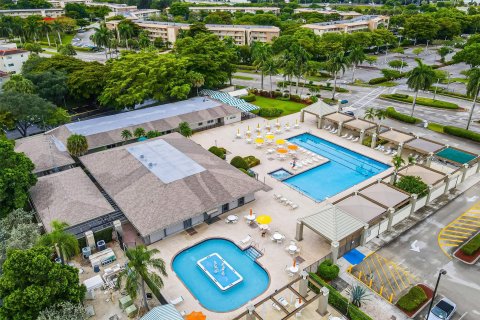 Condominio en venta en Coconut Creek, Florida, 2 dormitorios, 107.95 m2 № 1168941 - foto 2