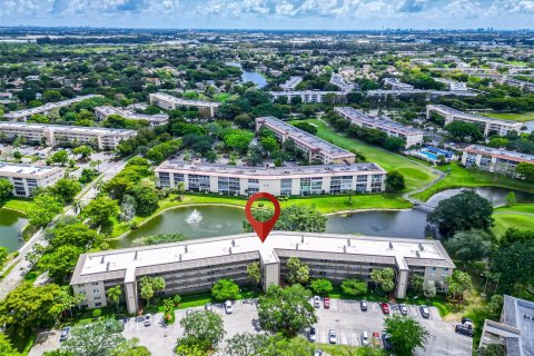 Condominio en venta en Coconut Creek, Florida, 2 dormitorios, 107.95 m2 № 1168941 - foto 10