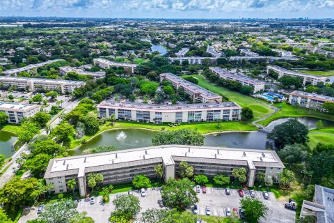 Condominio en venta en Coconut Creek, Florida, 2 dormitorios, 107.95 m2 № 1168941 - foto 5