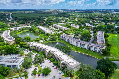 Copropriété à vendre à Coconut Creek, Floride: 2 chambres, 107.95 m2 № 1168941 - photo 25