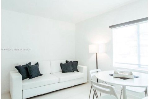 Apartamento en alquiler en Miami Beach, Florida, 1 dormitorio, 41.34 m2 № 1356905 - foto 4