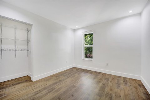 Copropriété à louer à Coral Gables, Floride: 2 chambres, 92.34 m2 № 1356992 - photo 2