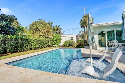 Villa ou maison à vendre à Wilton Manors, Floride: 2 chambres, 107.02 m2 № 1031241 - photo 2
