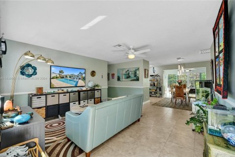 Villa ou maison à vendre à Wilton Manors, Floride: 2 chambres, 107.02 m2 № 1031241 - photo 5