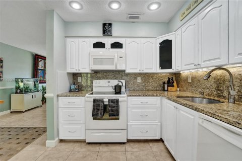 Casa en venta en Wilton Manors, Florida, 2 dormitorios, 107.02 m2 № 1031241 - foto 8