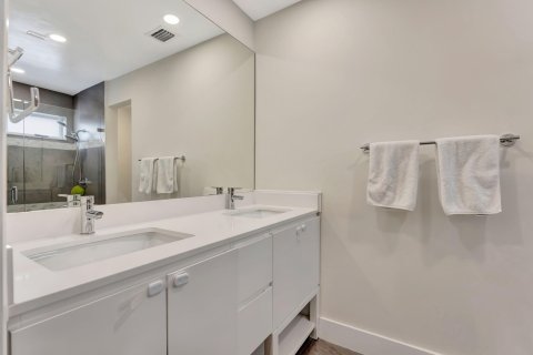 Copropriété à vendre à Hollywood, Floride: 2 chambres, 202.53 m2 № 1100081 - photo 12