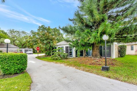 Condo in Hollywood, Florida, 2 bedrooms  № 1100081 - photo 2